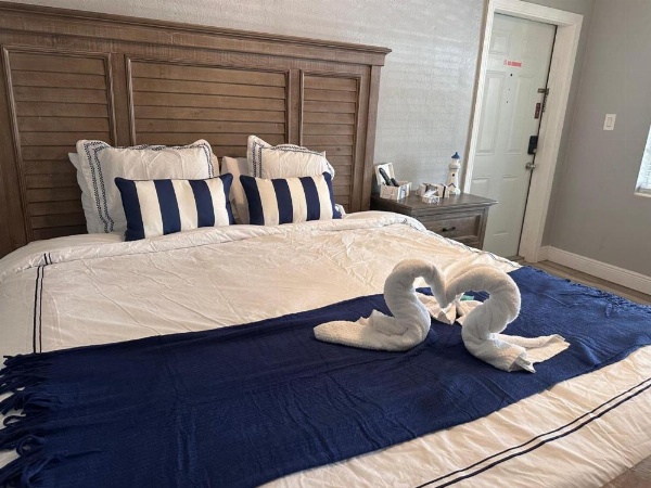 Twin Palms Motel image 11