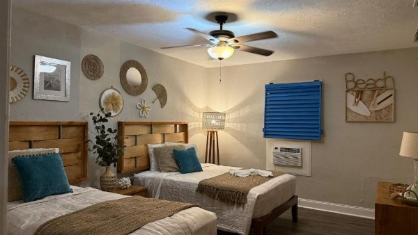 Twin Palms Motel image 26