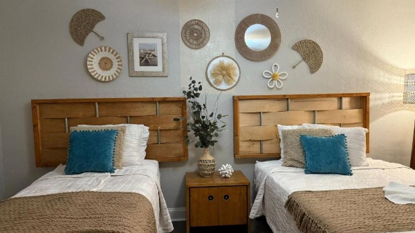 Twin Palms Motel image 31