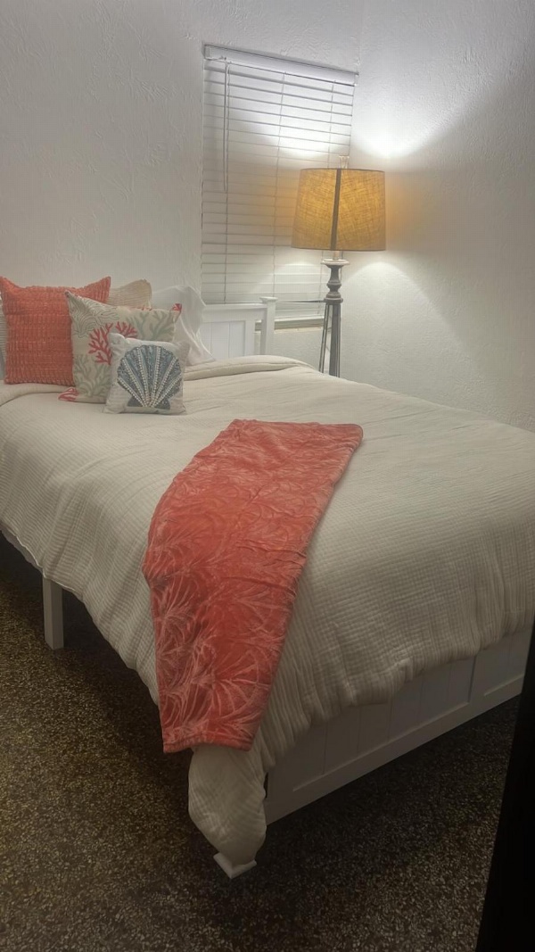 Twin Palms Motel image 4