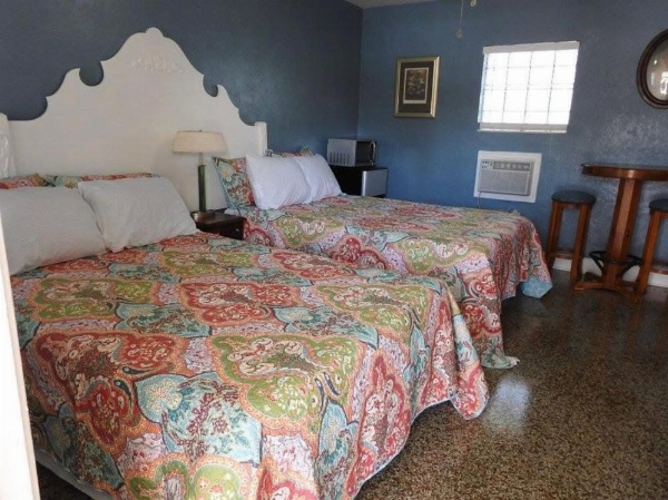 Twin Palms Motel image 7