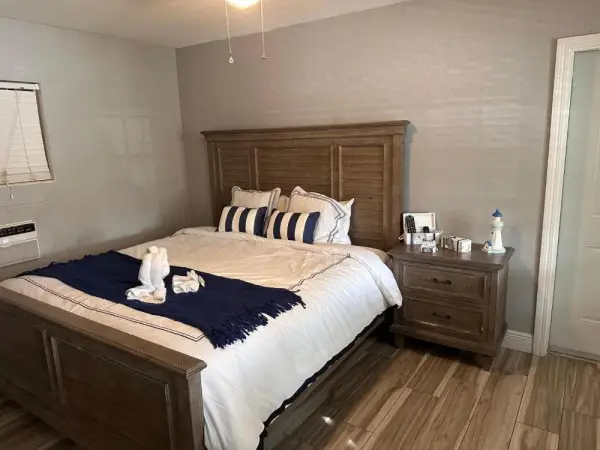 Twin Palms Motel 5
